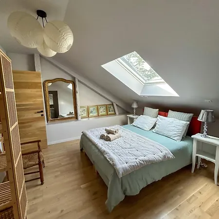 D Hotes Puchouaou Nuage Sur Le Chemin De Saint Jacques De Compostelle Apartment Montesquiou